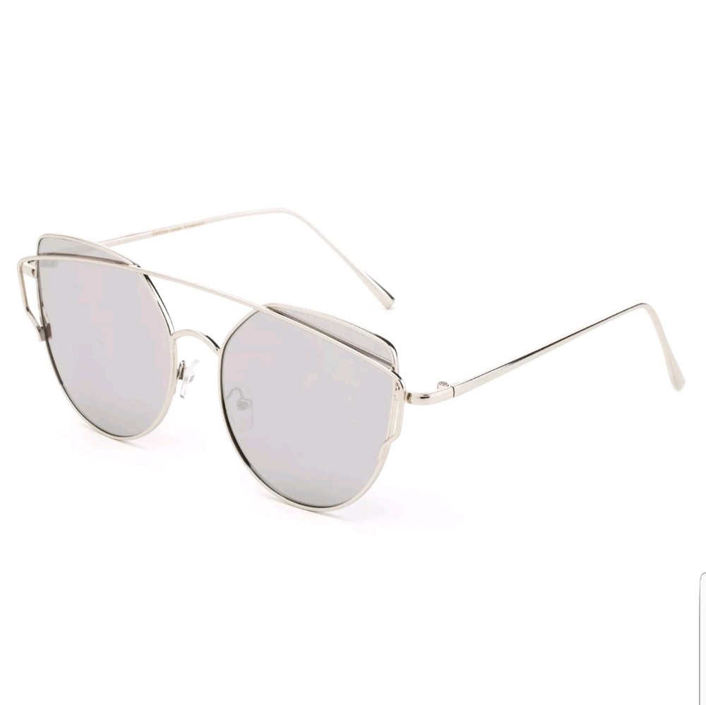 Sunglass - Picture 2 of 3